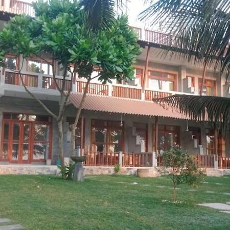 Relax Beach Resort Weligama Esterno foto