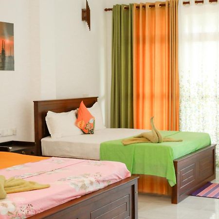 Relax Beach Resort Weligama Esterno foto