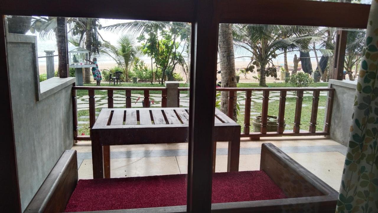 Relax Beach Resort Weligama Esterno foto