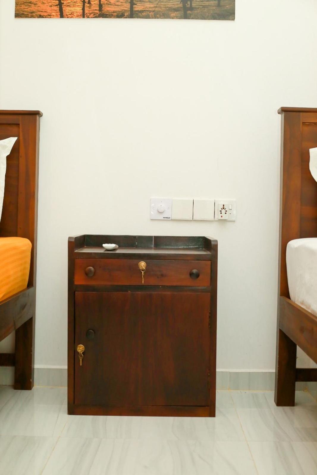 Relax Beach Resort Weligama Esterno foto
