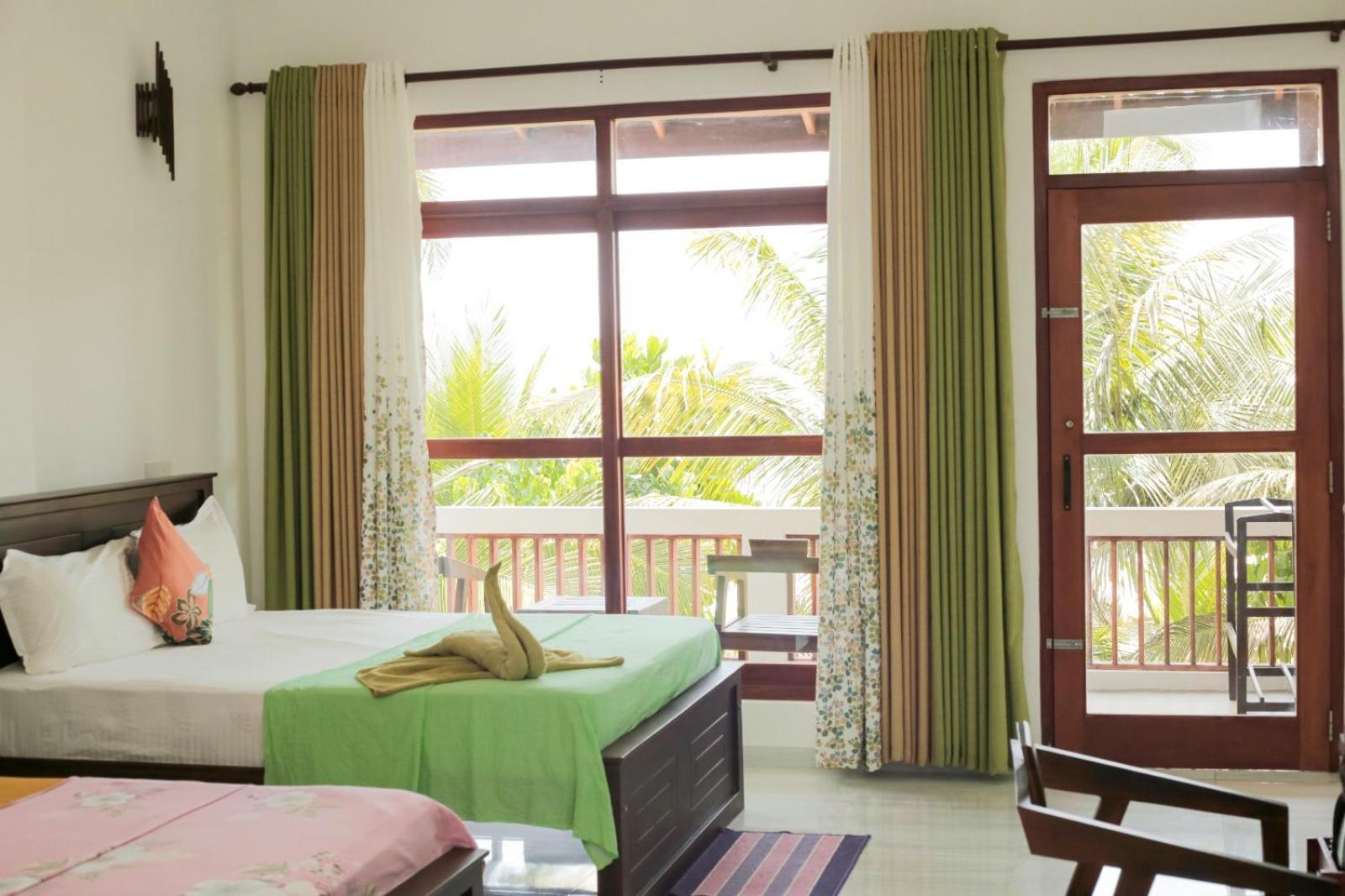 Relax Beach Resort Weligama Esterno foto