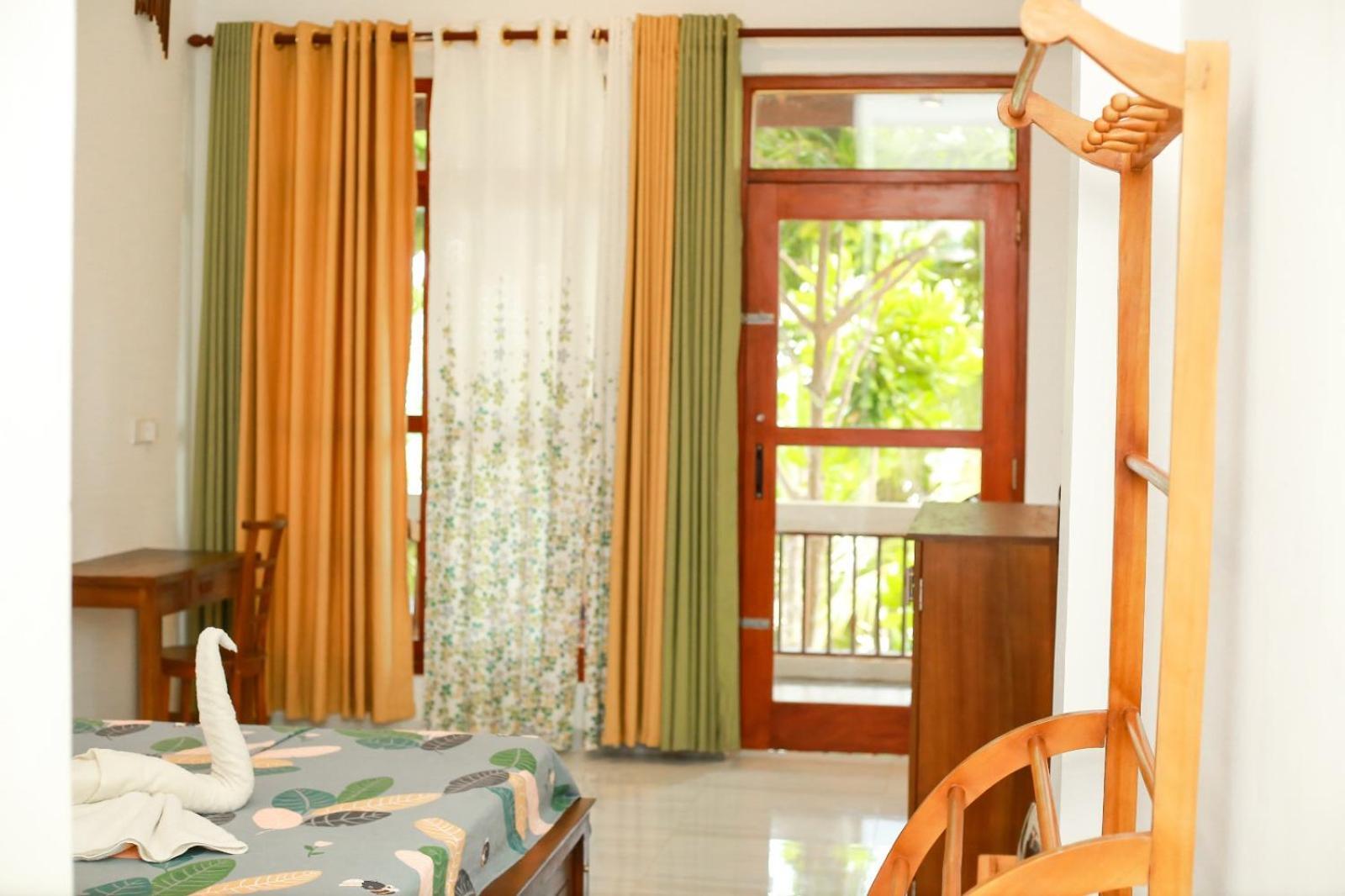 Relax Beach Resort Weligama Esterno foto