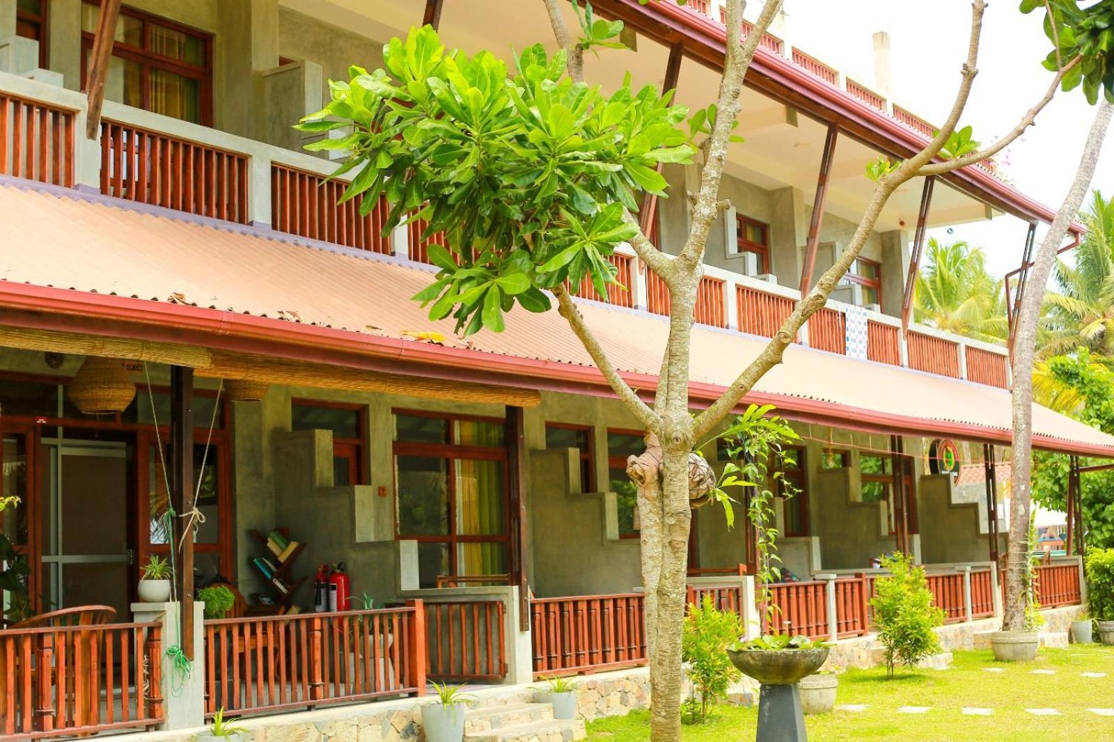 Relax Beach Resort Weligama Esterno foto