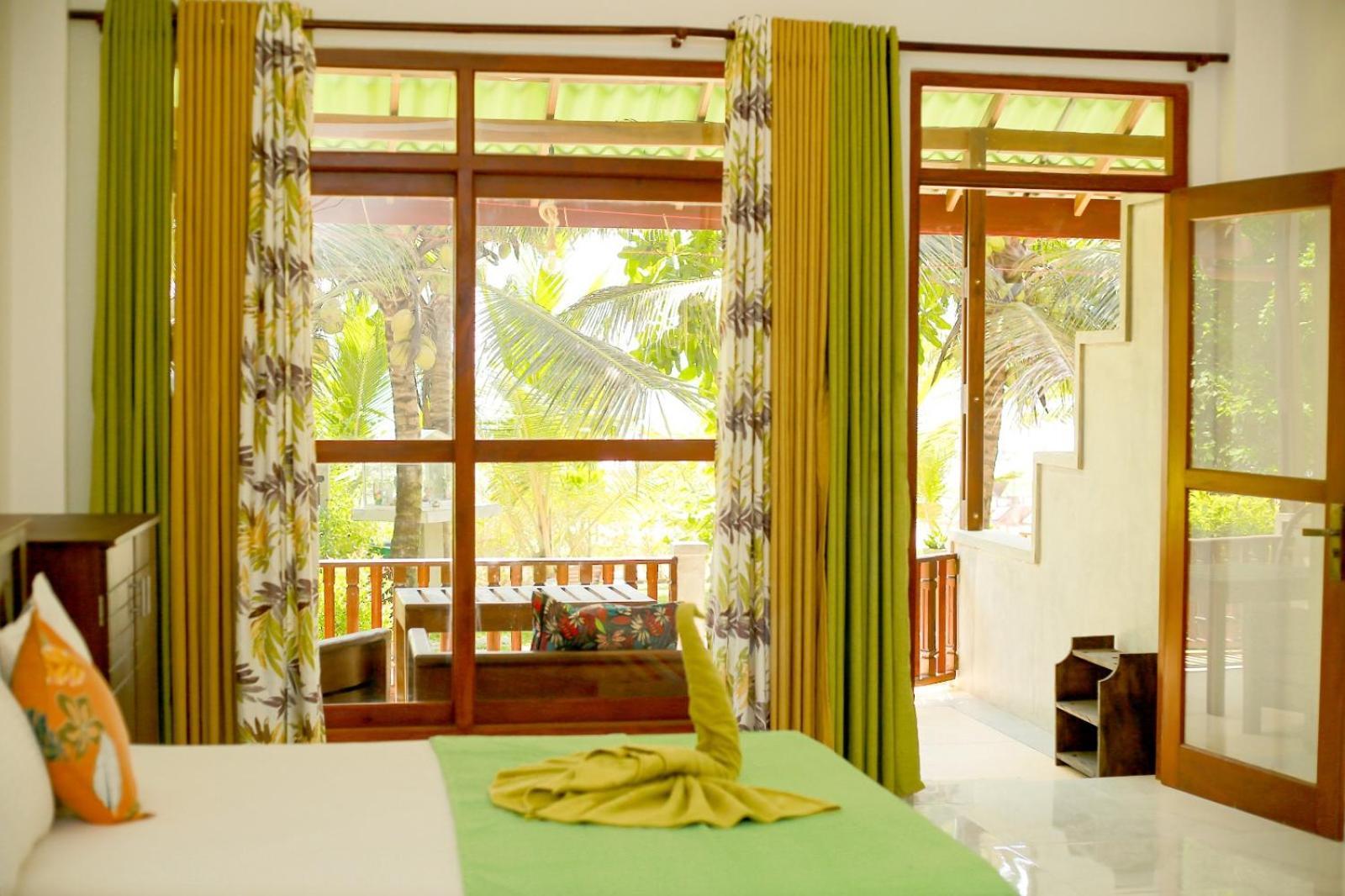 Relax Beach Resort Weligama Esterno foto