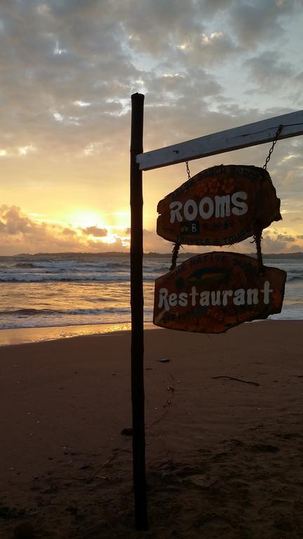 Relax Beach Resort Weligama Esterno foto